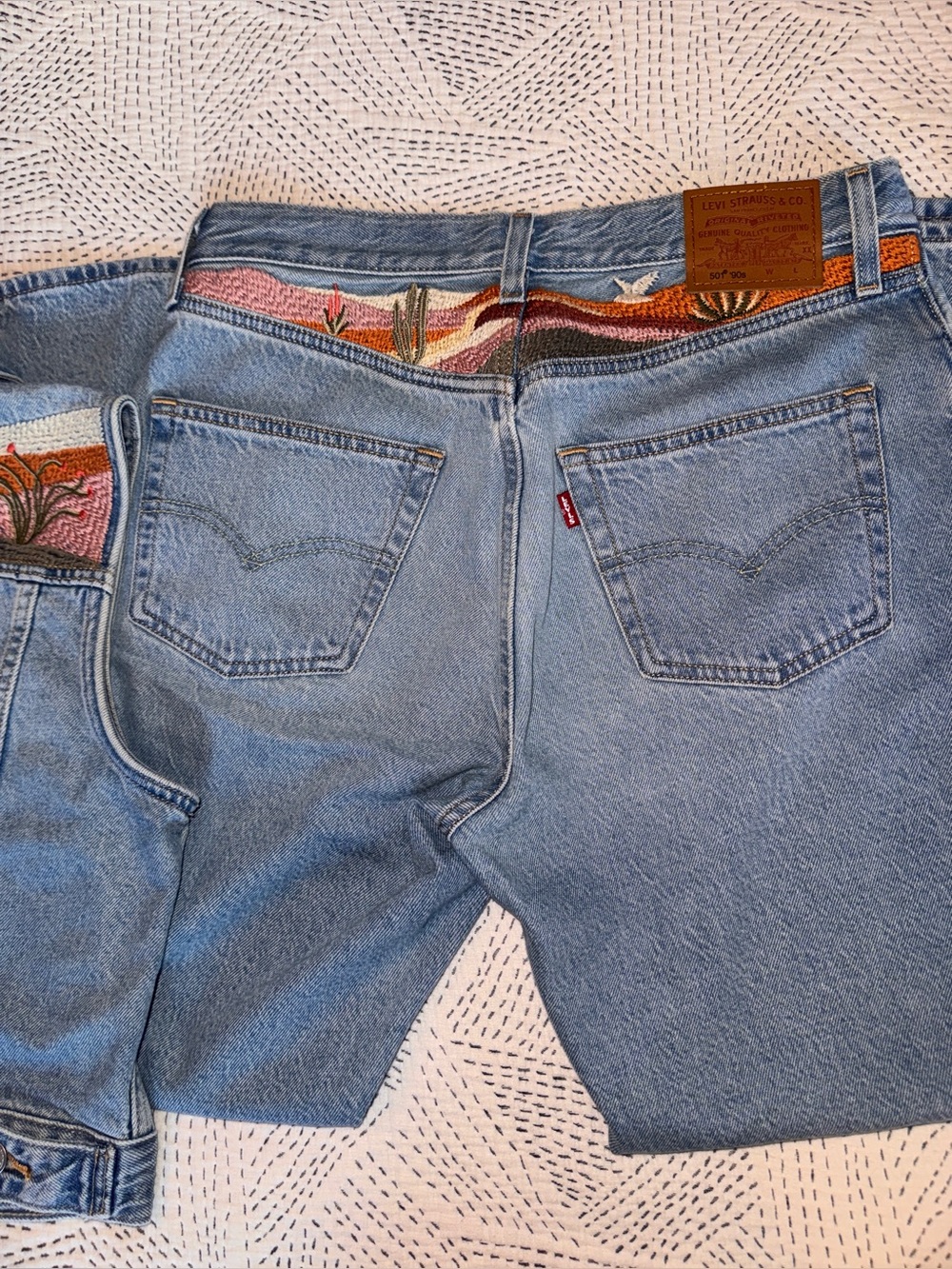 Levi's Light Blue Desert Utopia Embroidered Denim Vest and 501 90’s Jeans Set - Picture 15 of 16